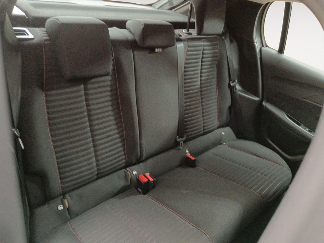 Foto Peugeot 208 9
