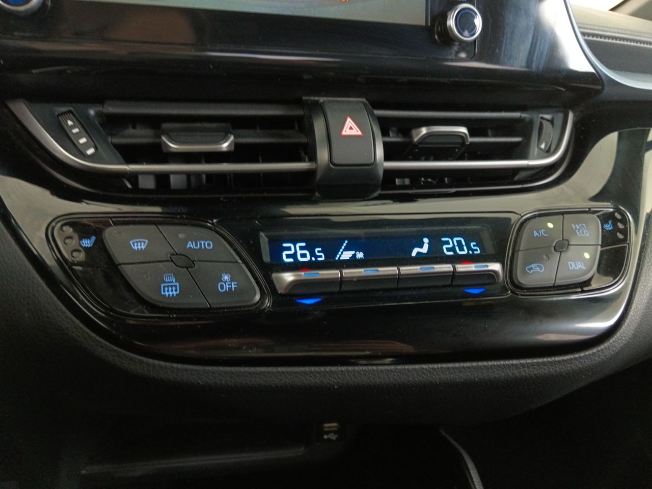 Foto Toyota C-HR 19