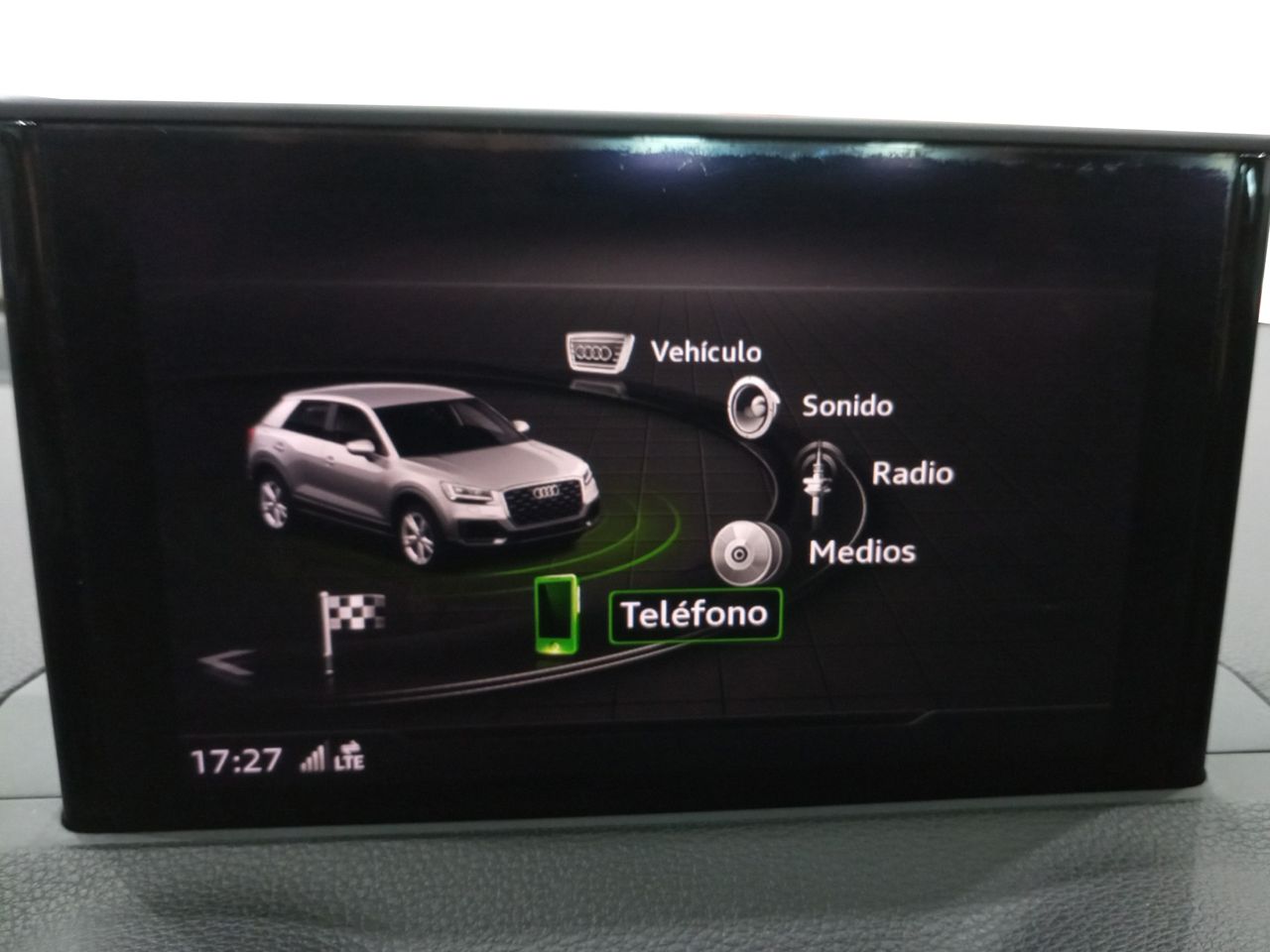 Foto Audi Q2 14