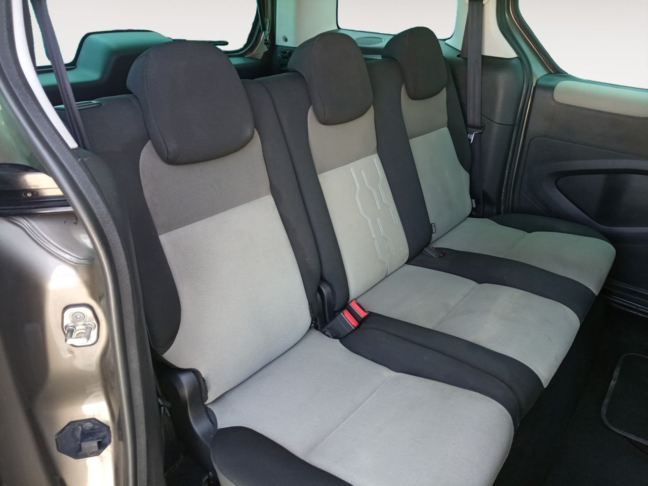 Foto Peugeot Partner 9