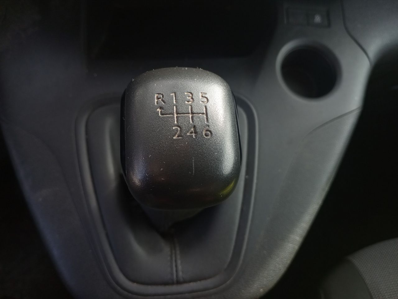 Foto Peugeot Rifter 12