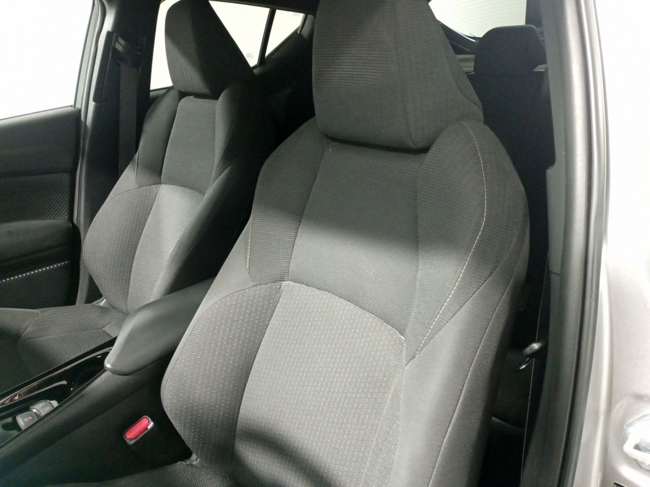 Foto Toyota C-HR 19