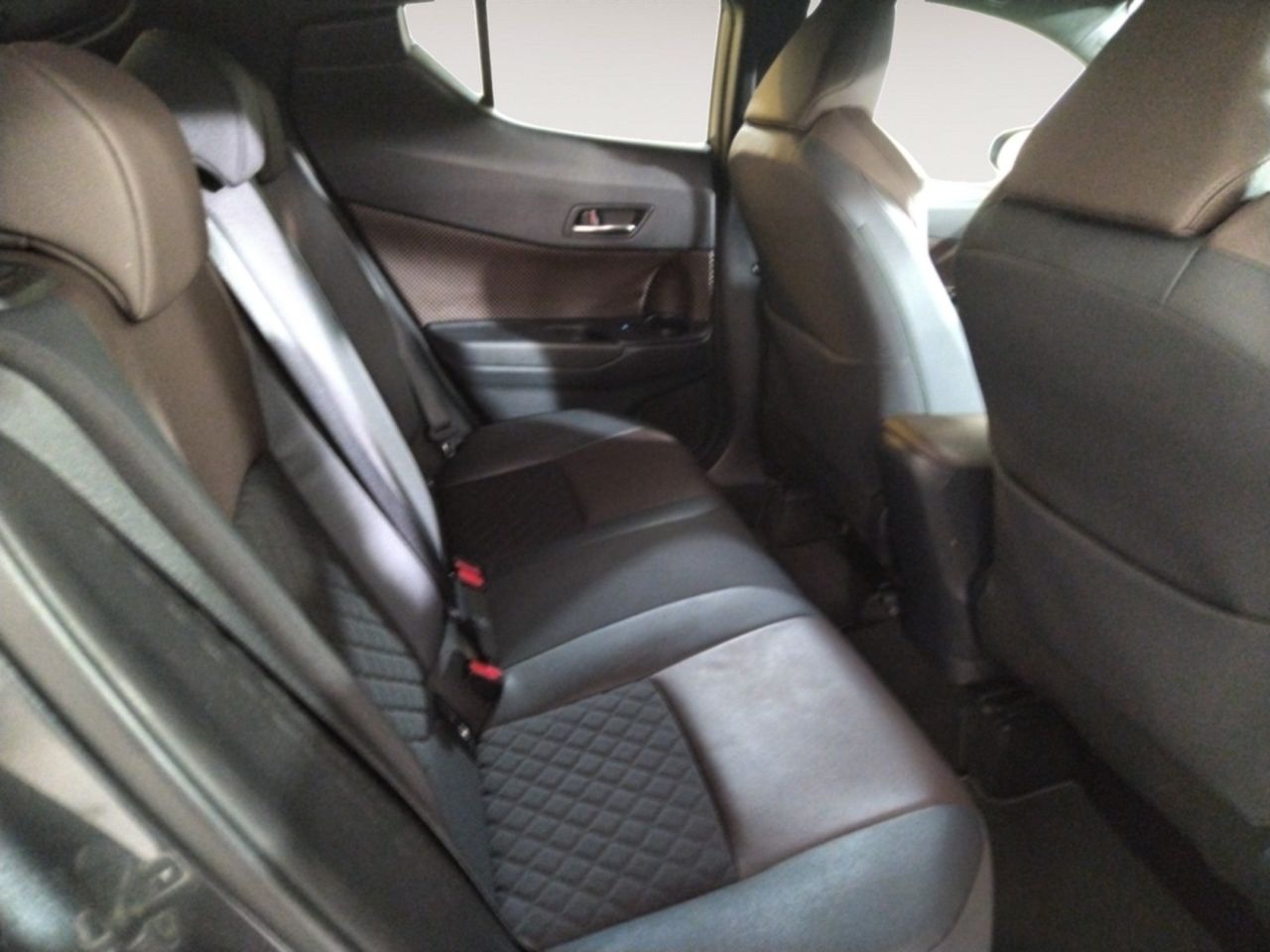 Foto Toyota C-HR 9