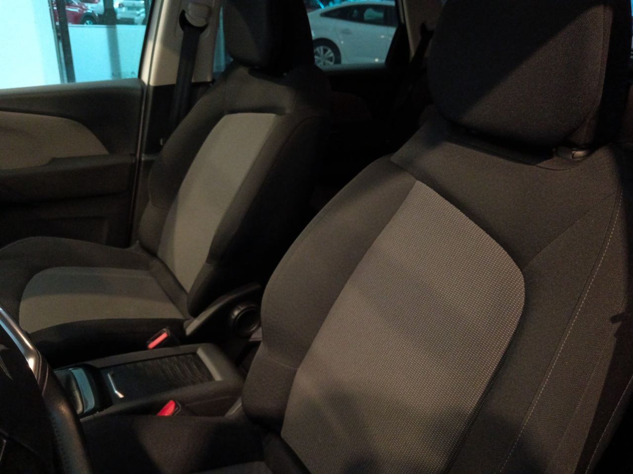 Foto Citroën C4 Picasso 18