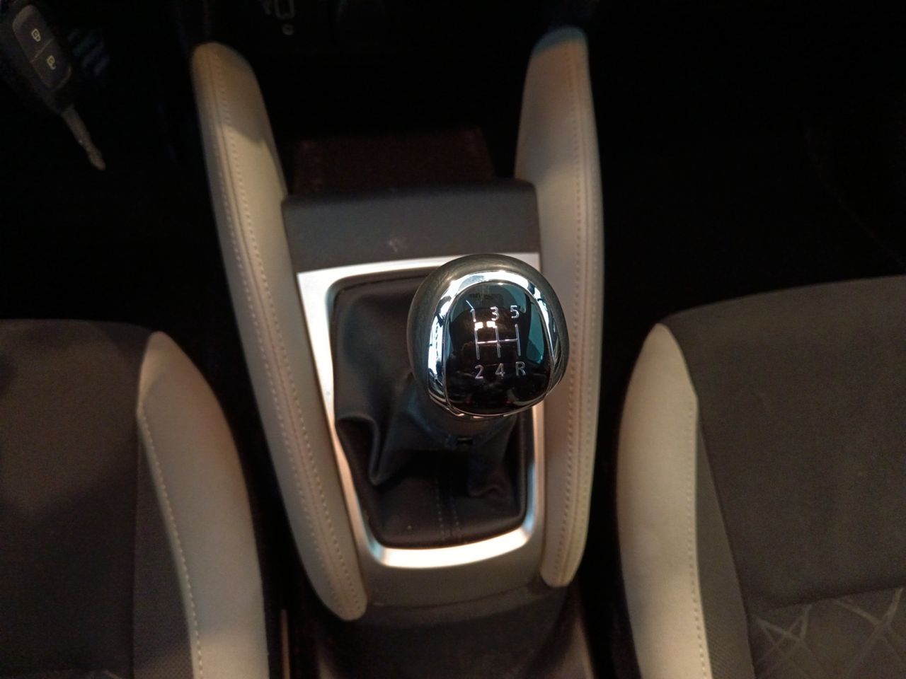 Foto Nissan Micra 12