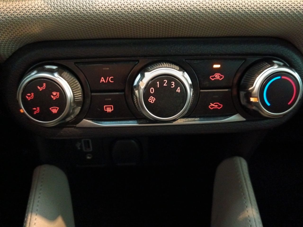 Foto Nissan Micra 17