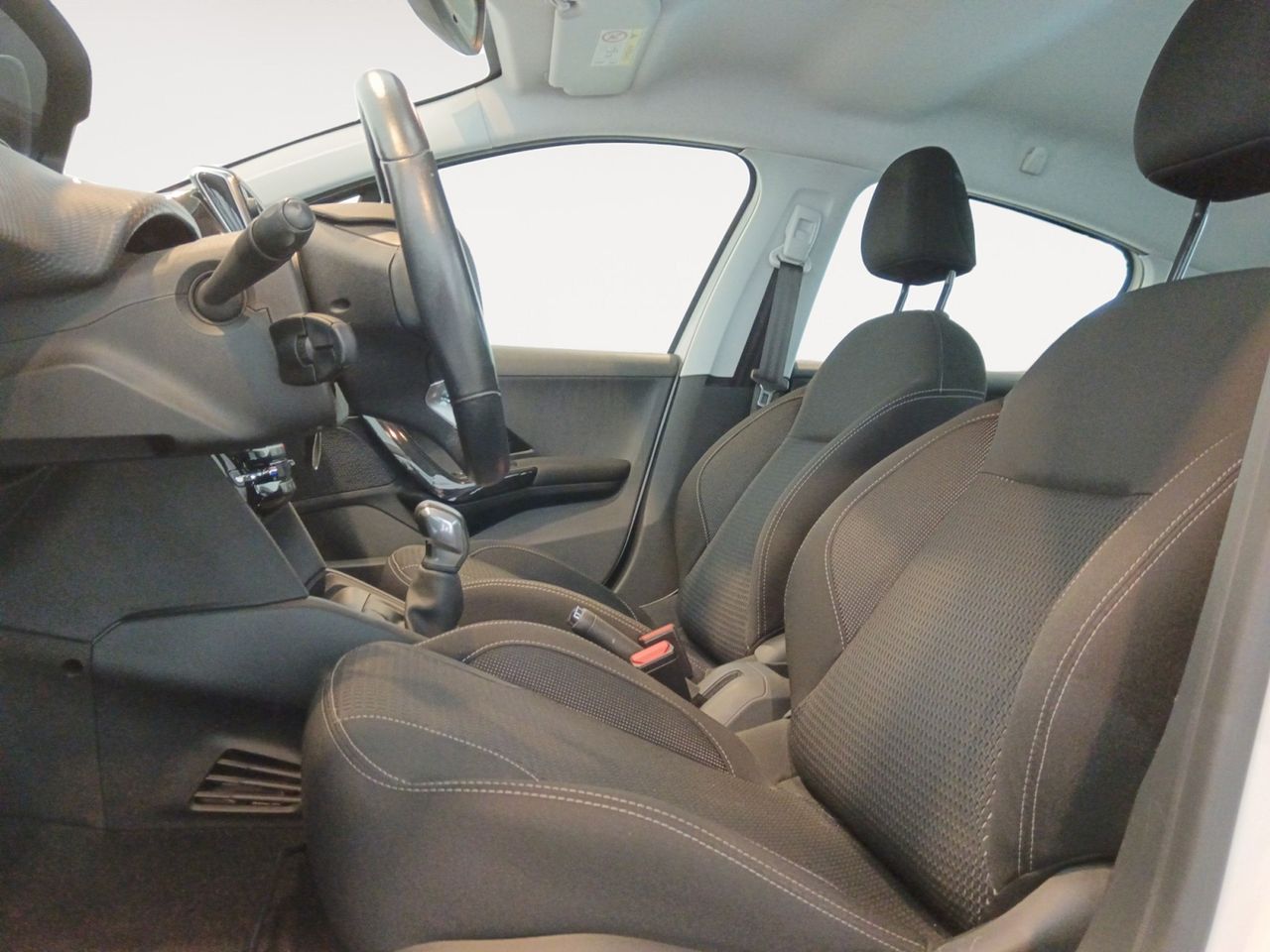 Foto Peugeot 208 9