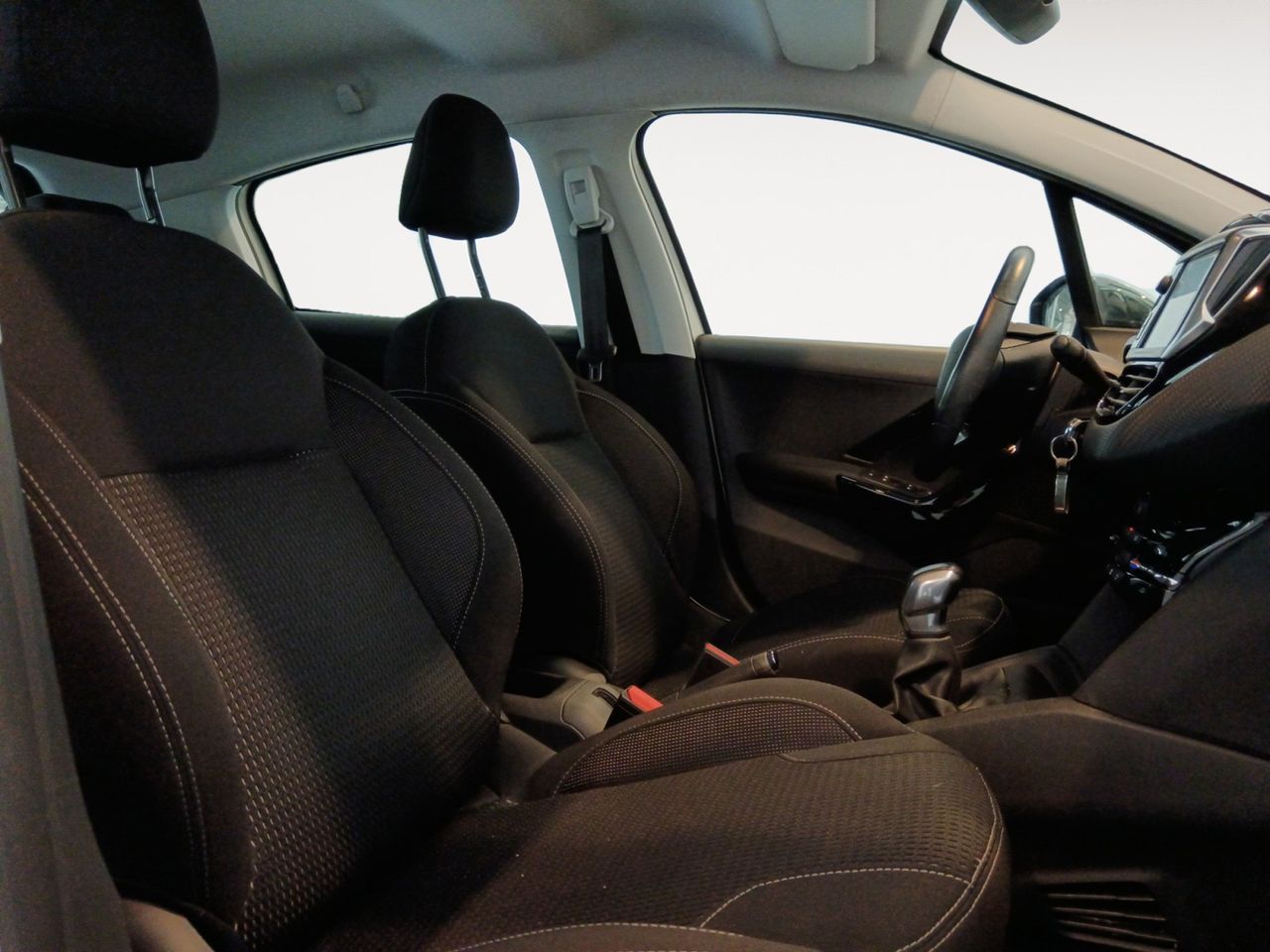 Foto Peugeot 208 11