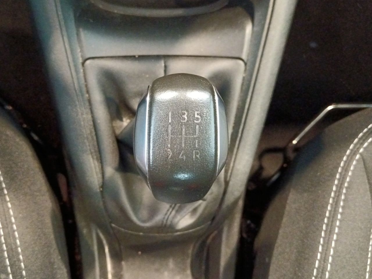 Foto Peugeot 208 13