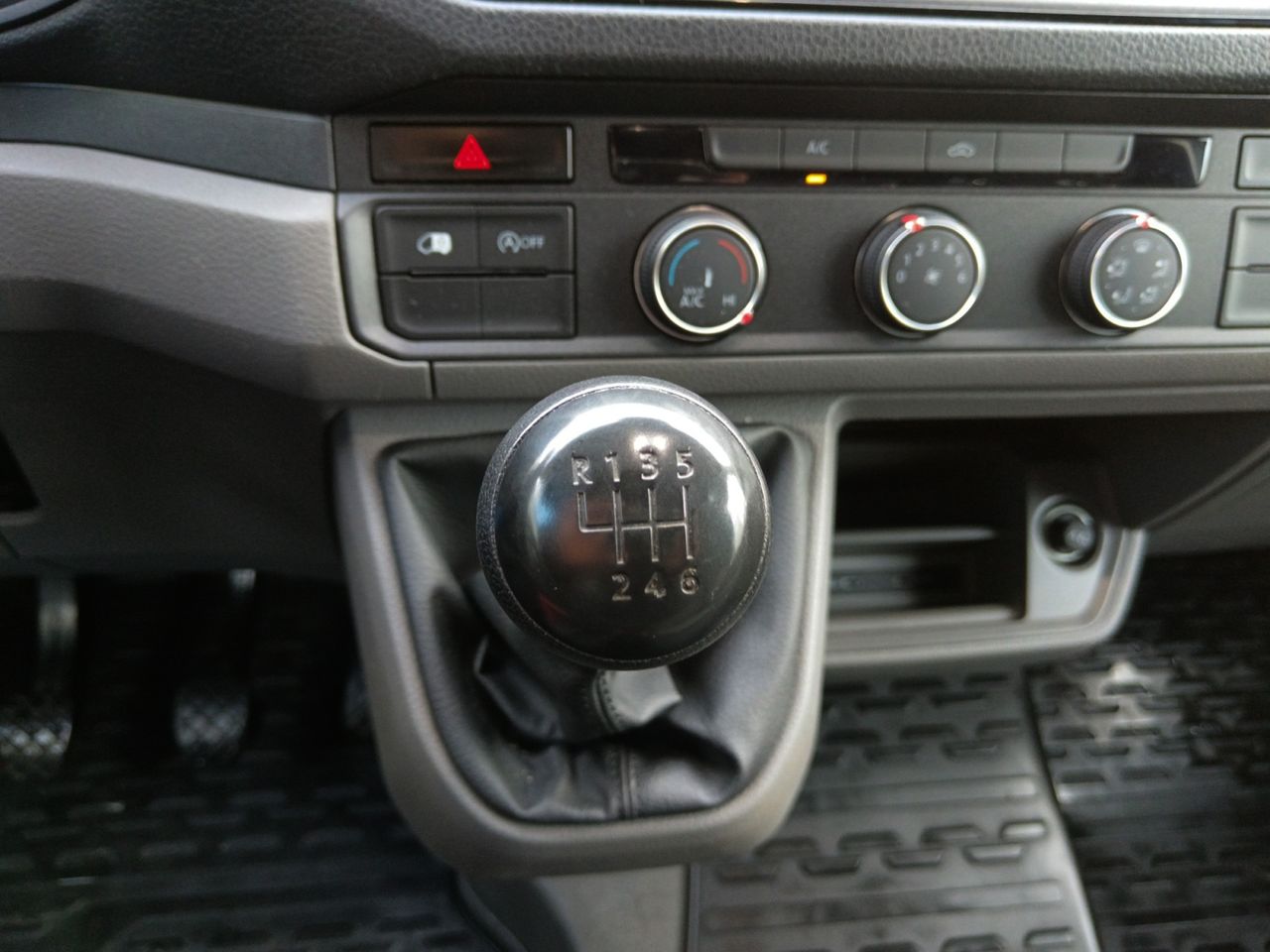 Foto Volkswagen Crafter 12