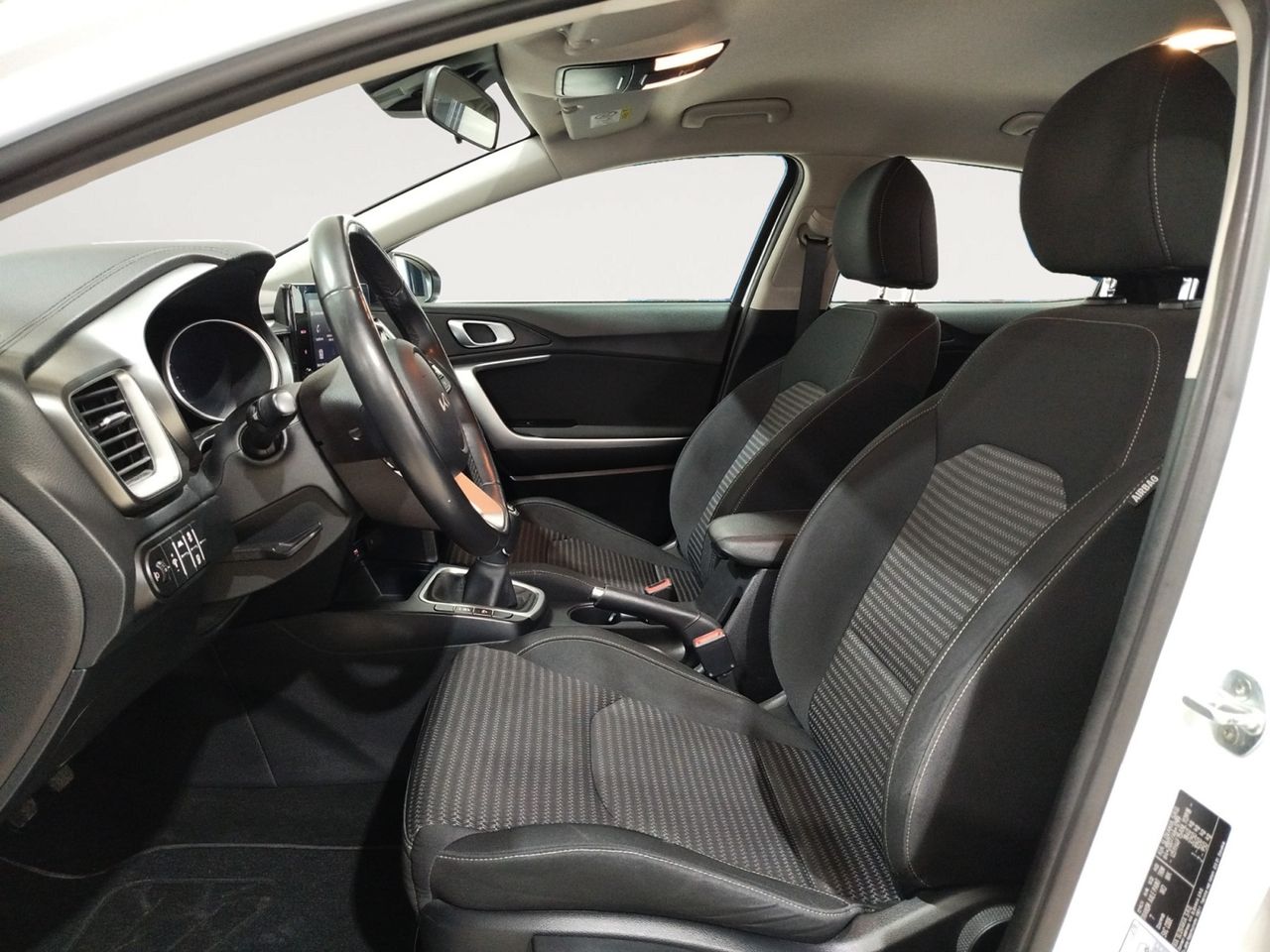 Foto Kia XCeed 8