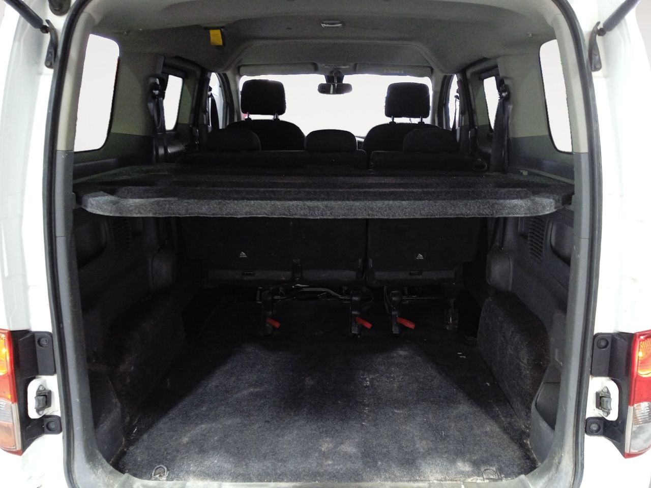 Foto Nissan NV200 11