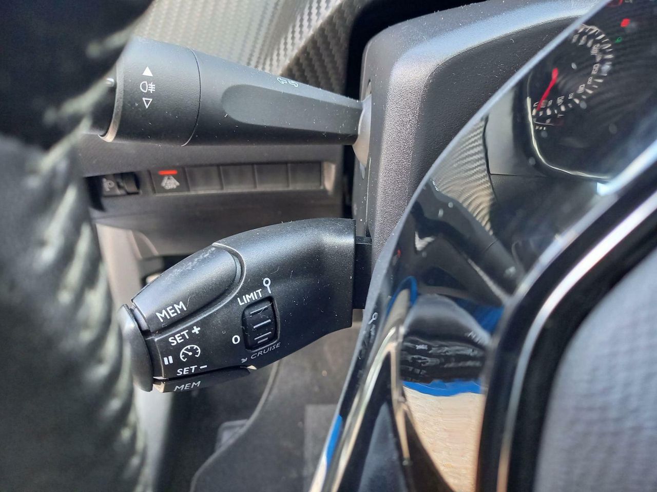 Foto Peugeot 208 18
