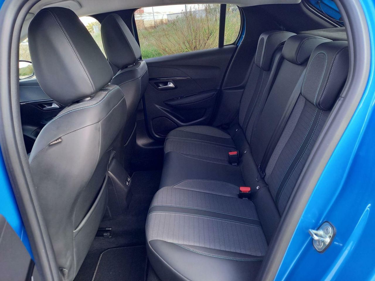 Foto Peugeot 208 24