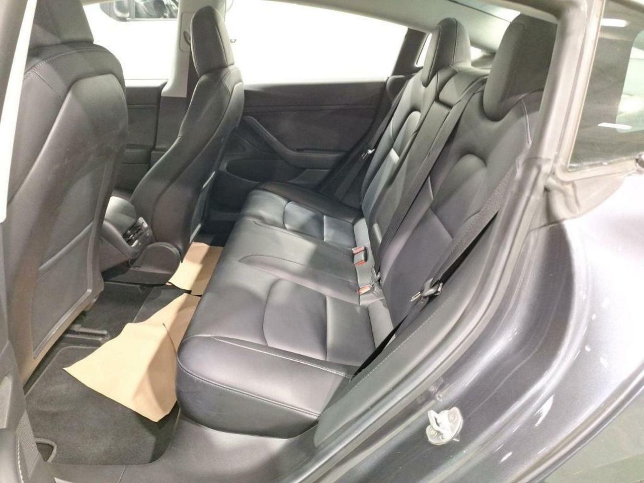 Foto Tesla Model 3 4