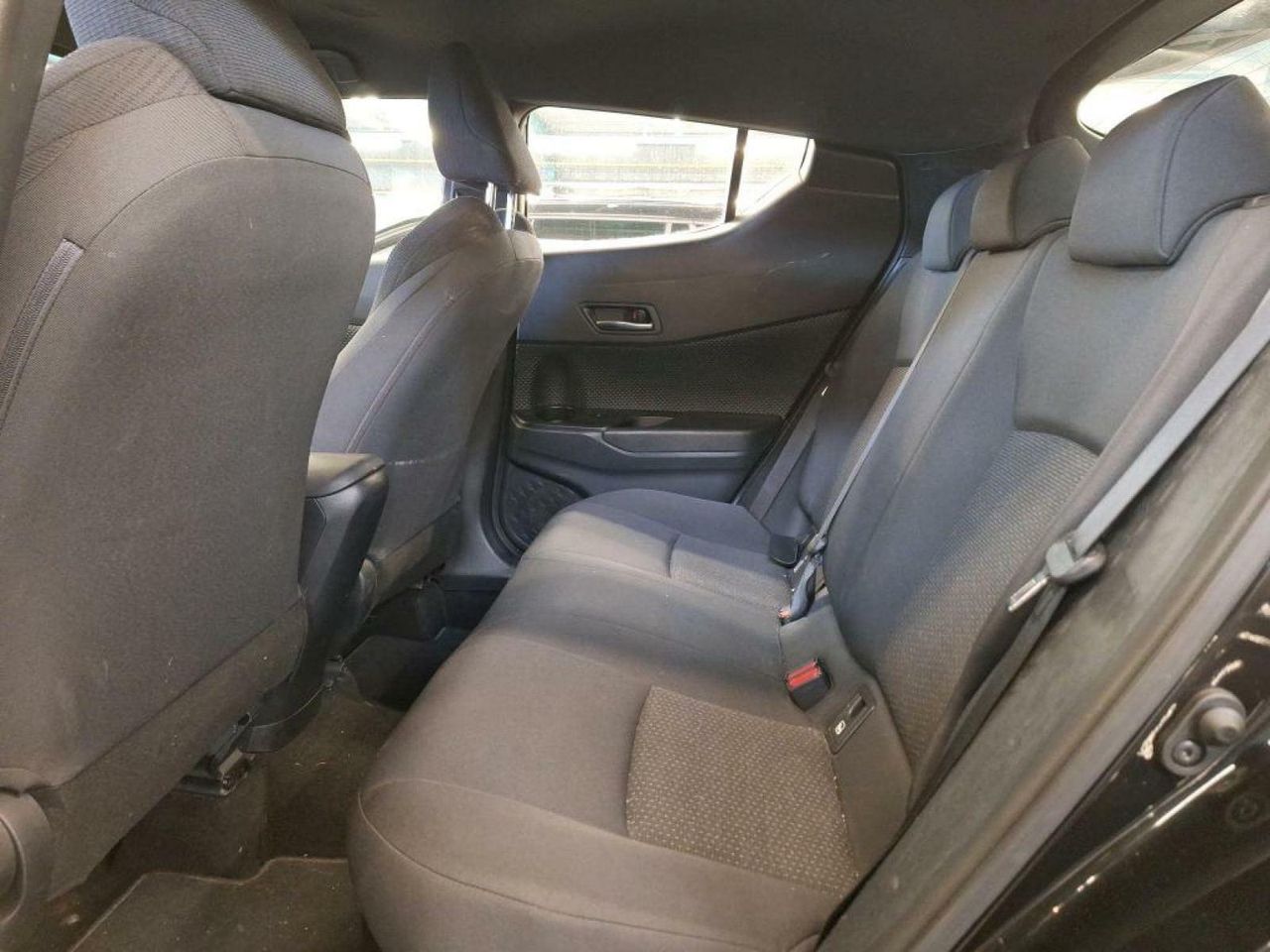 Foto Toyota C-HR 4