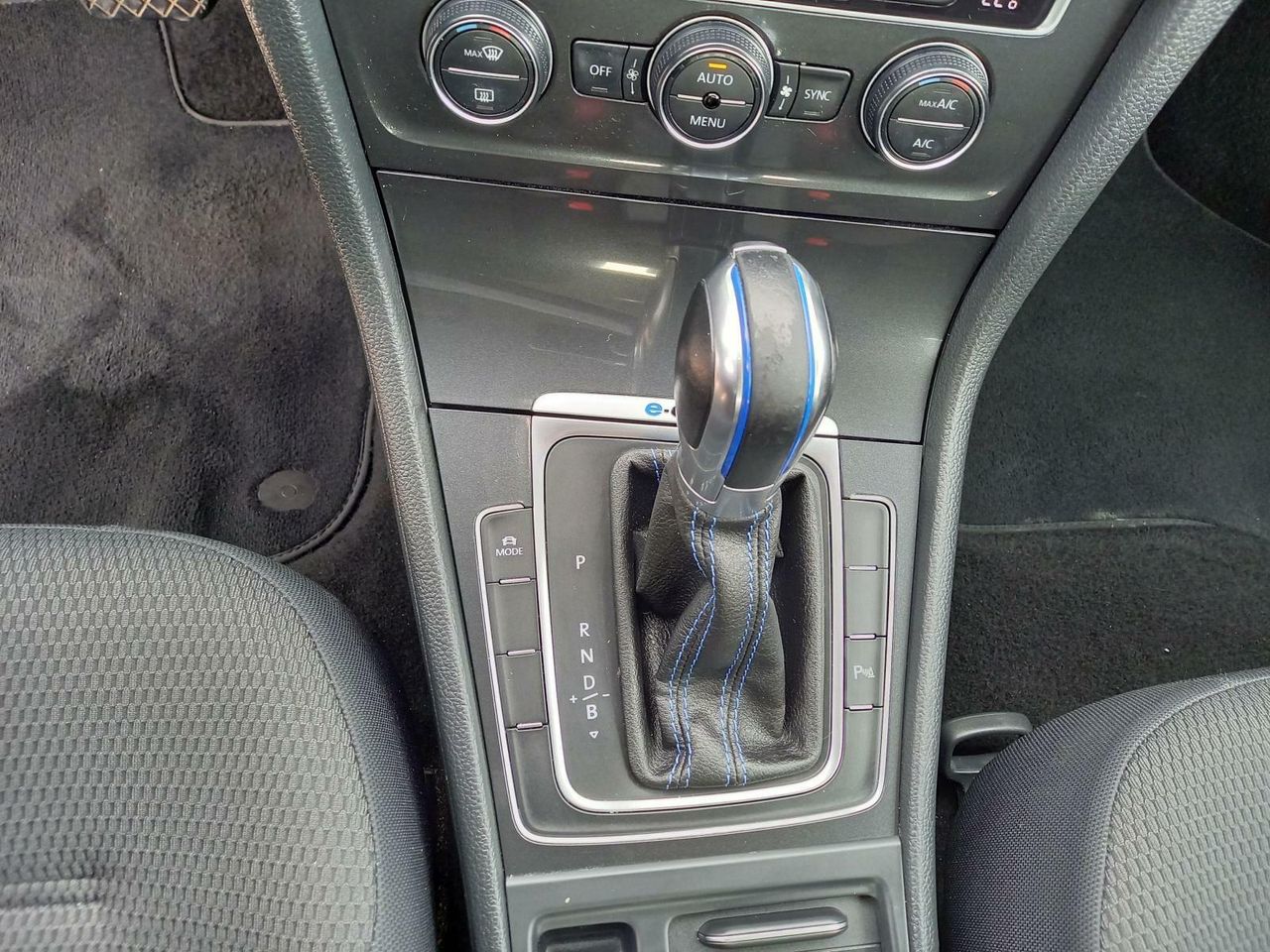 Foto Volkswagen Golf 23