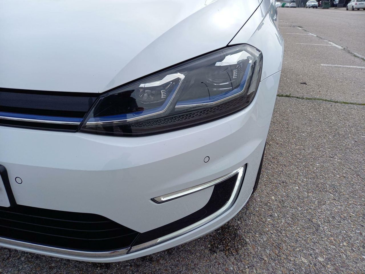 Foto Volkswagen Golf 8
