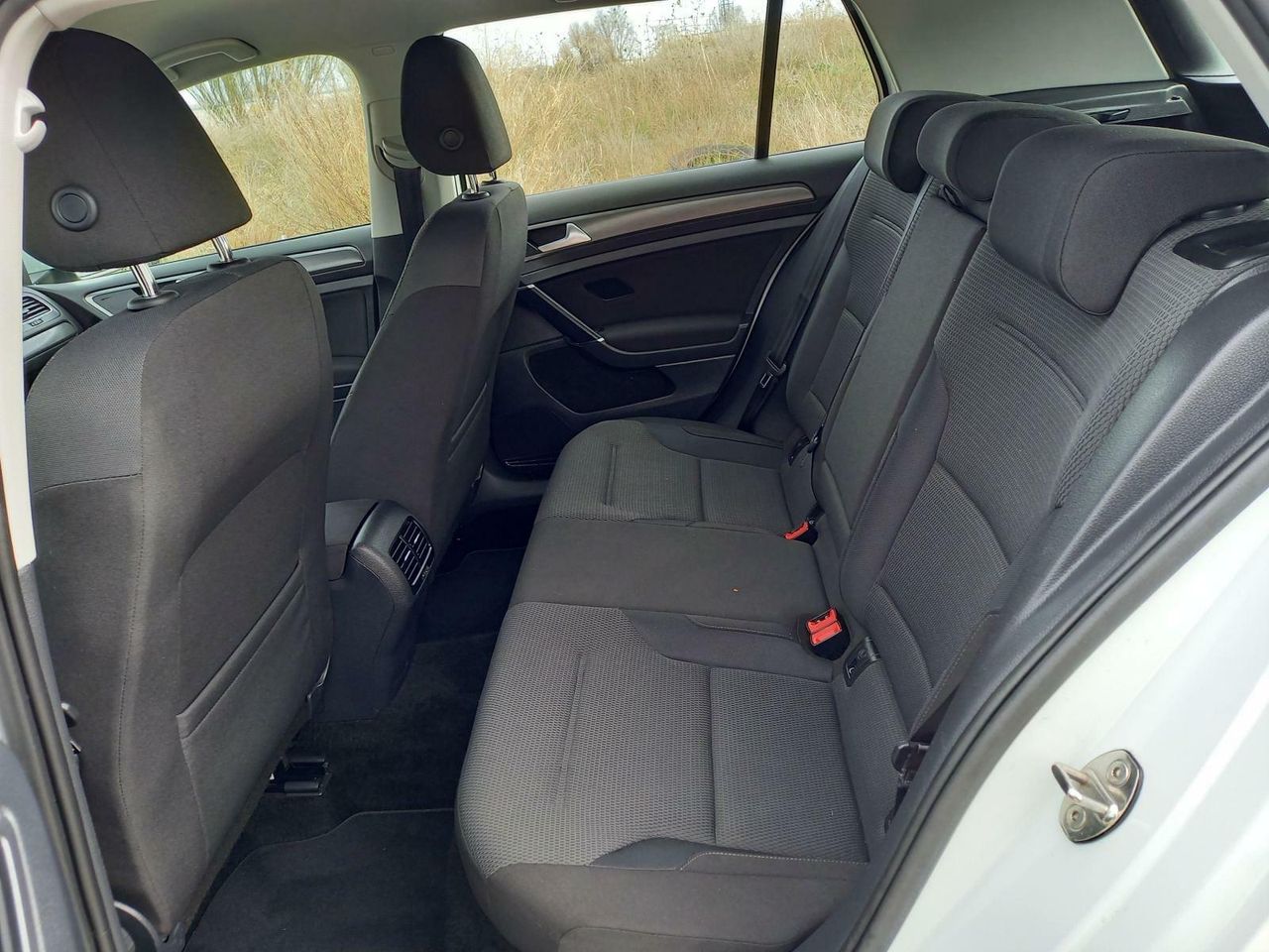 Foto Volkswagen Golf 24