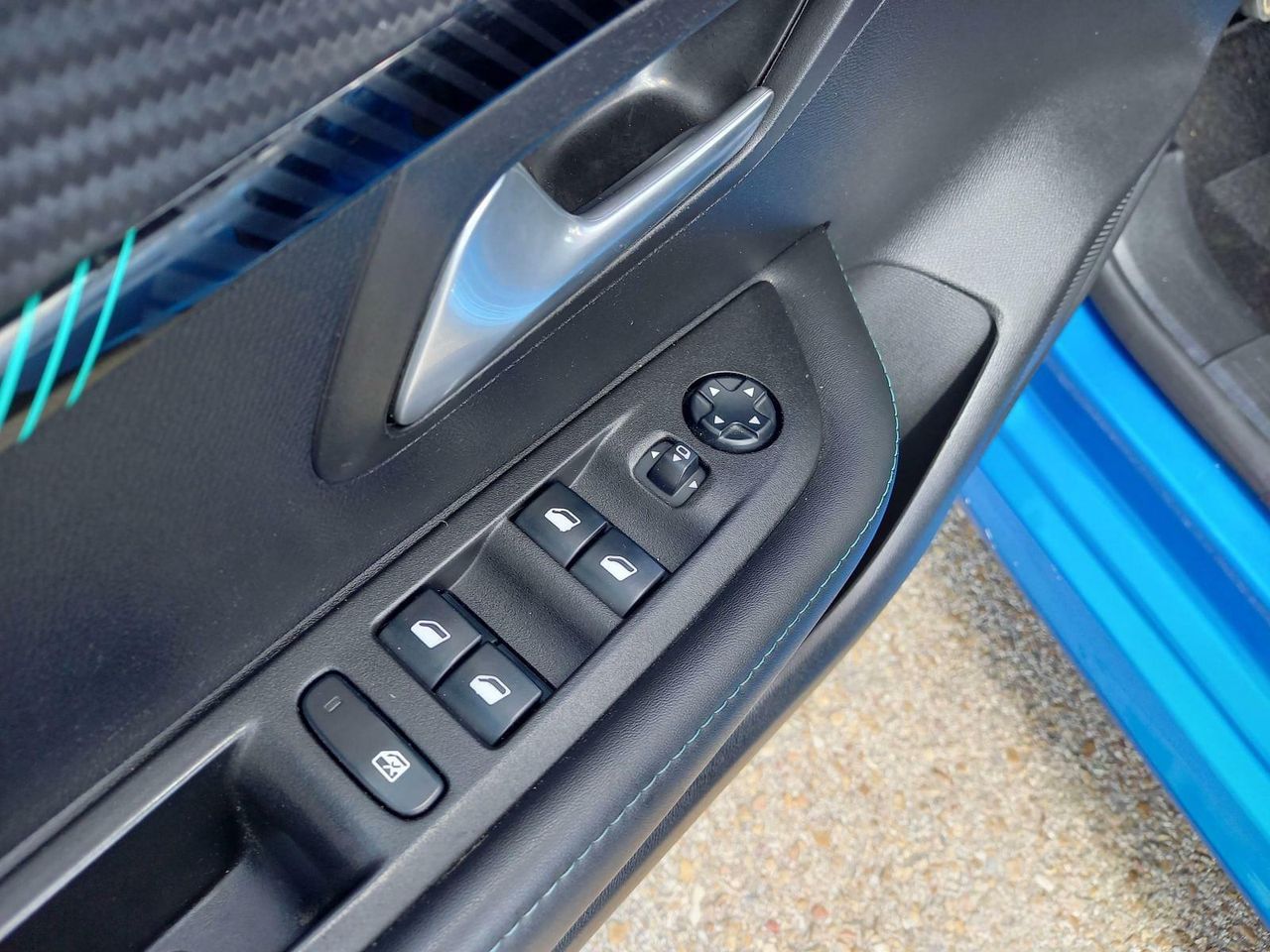 Foto Peugeot 208 11
