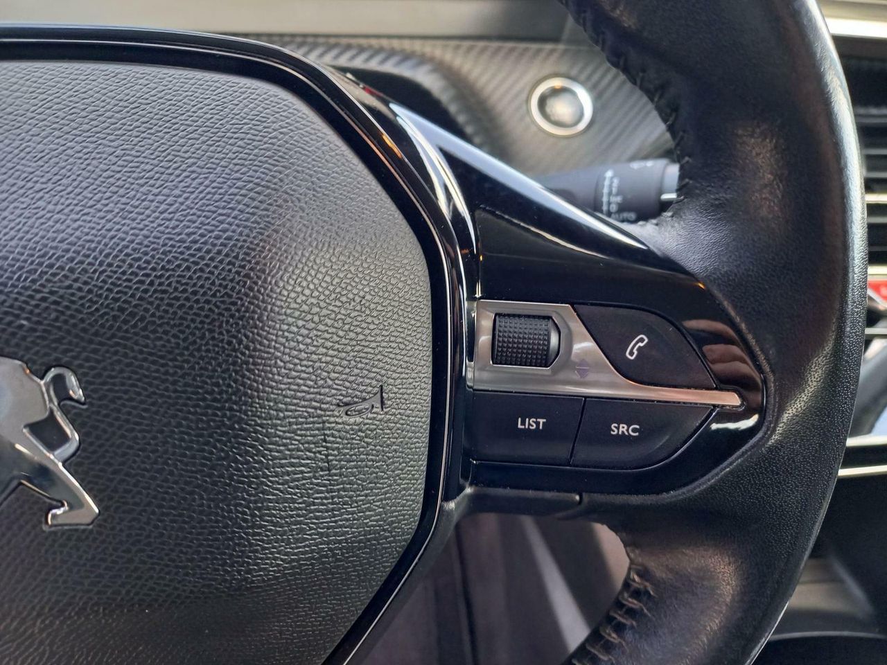 Foto Peugeot 208 14