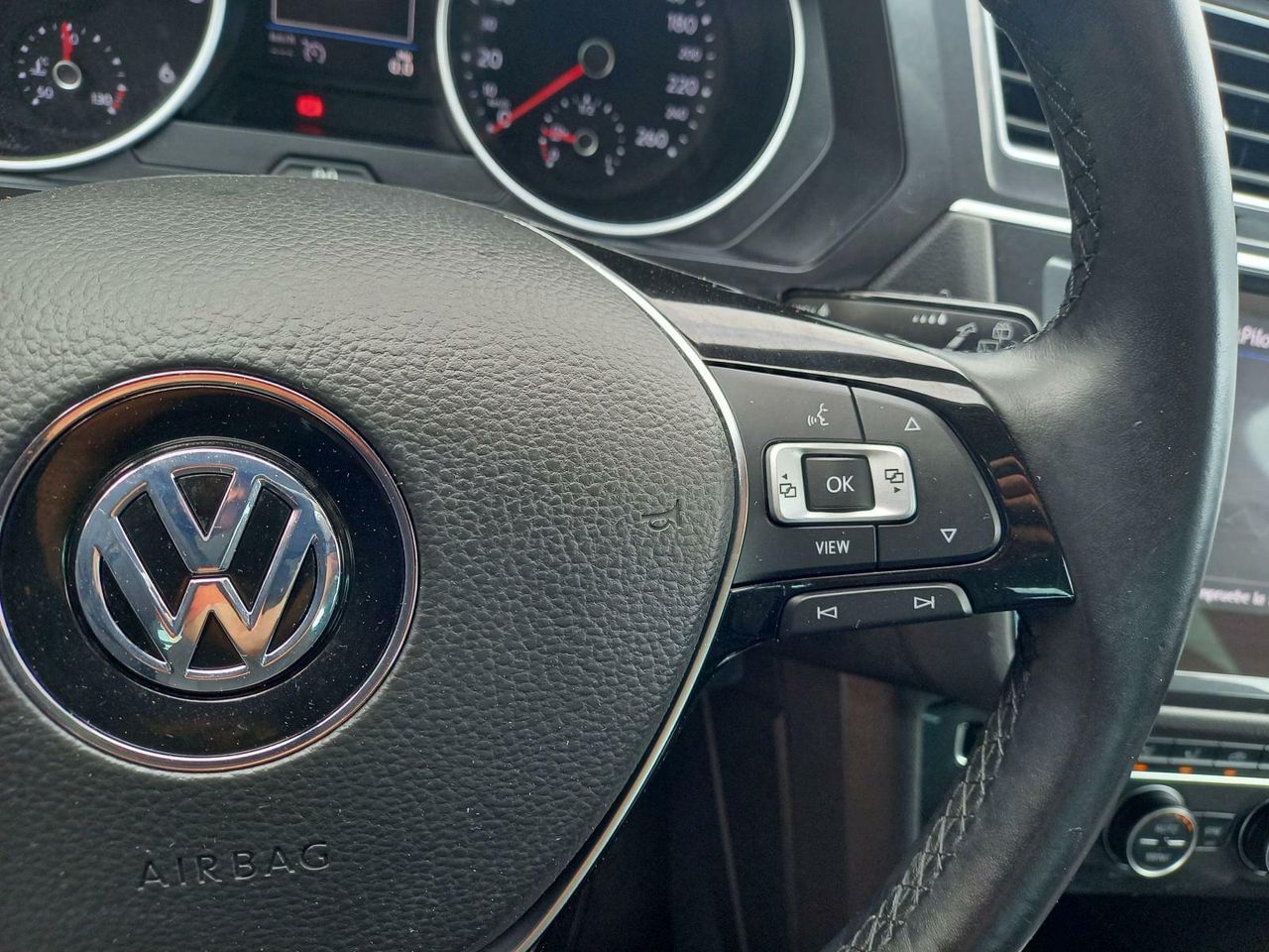 Foto Volkswagen Tiguan 17
