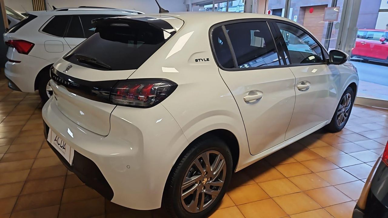 Foto Peugeot 208 1