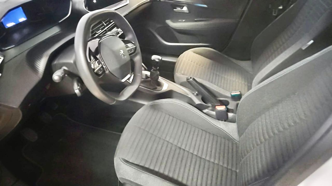 Foto Peugeot 208 5