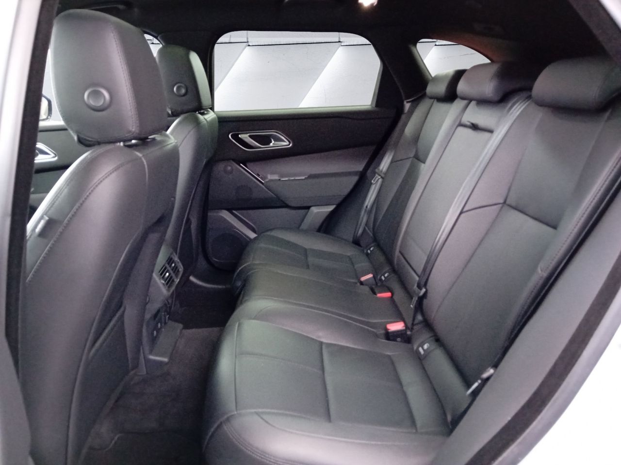 Foto Land-Rover Range Rover Velar 15