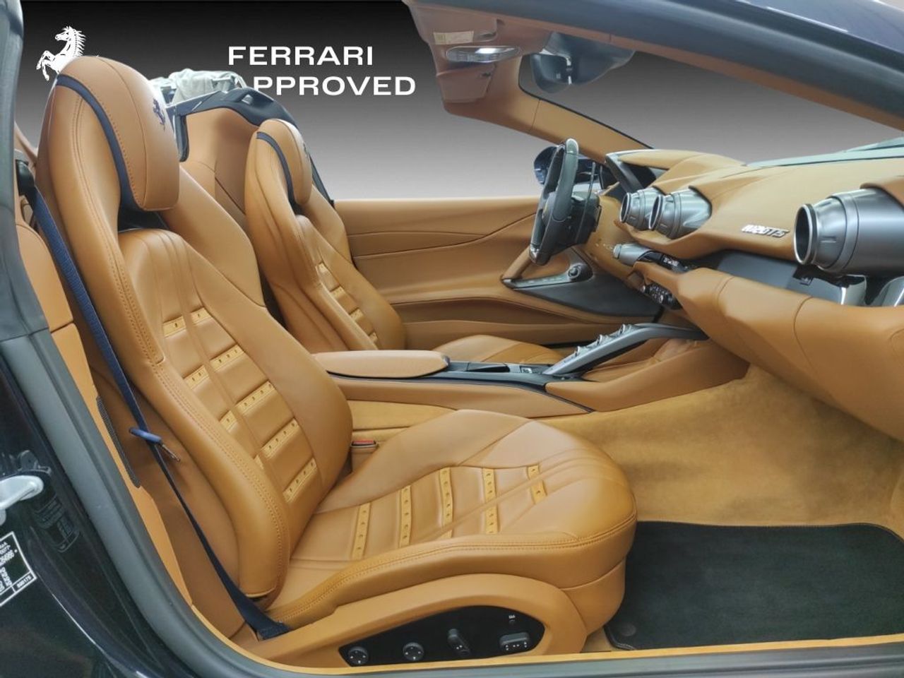 Foto Ferrari 812 12