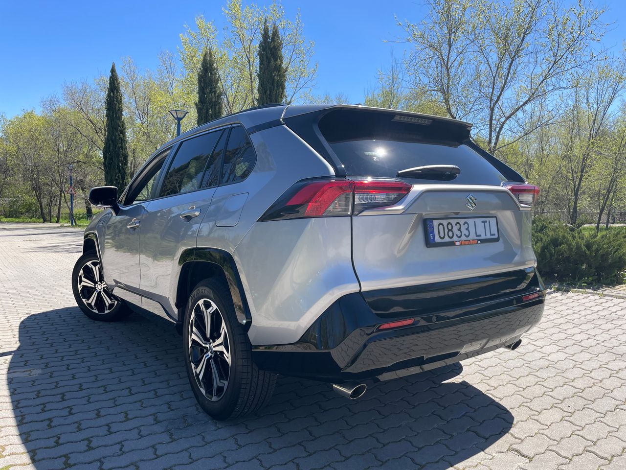 Foto Suzuki Across 4
