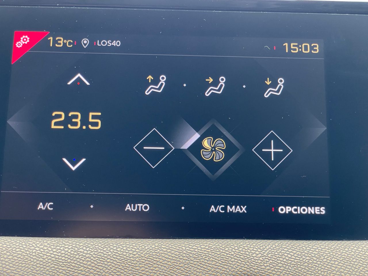 Foto DS Automobiles DS 3 25