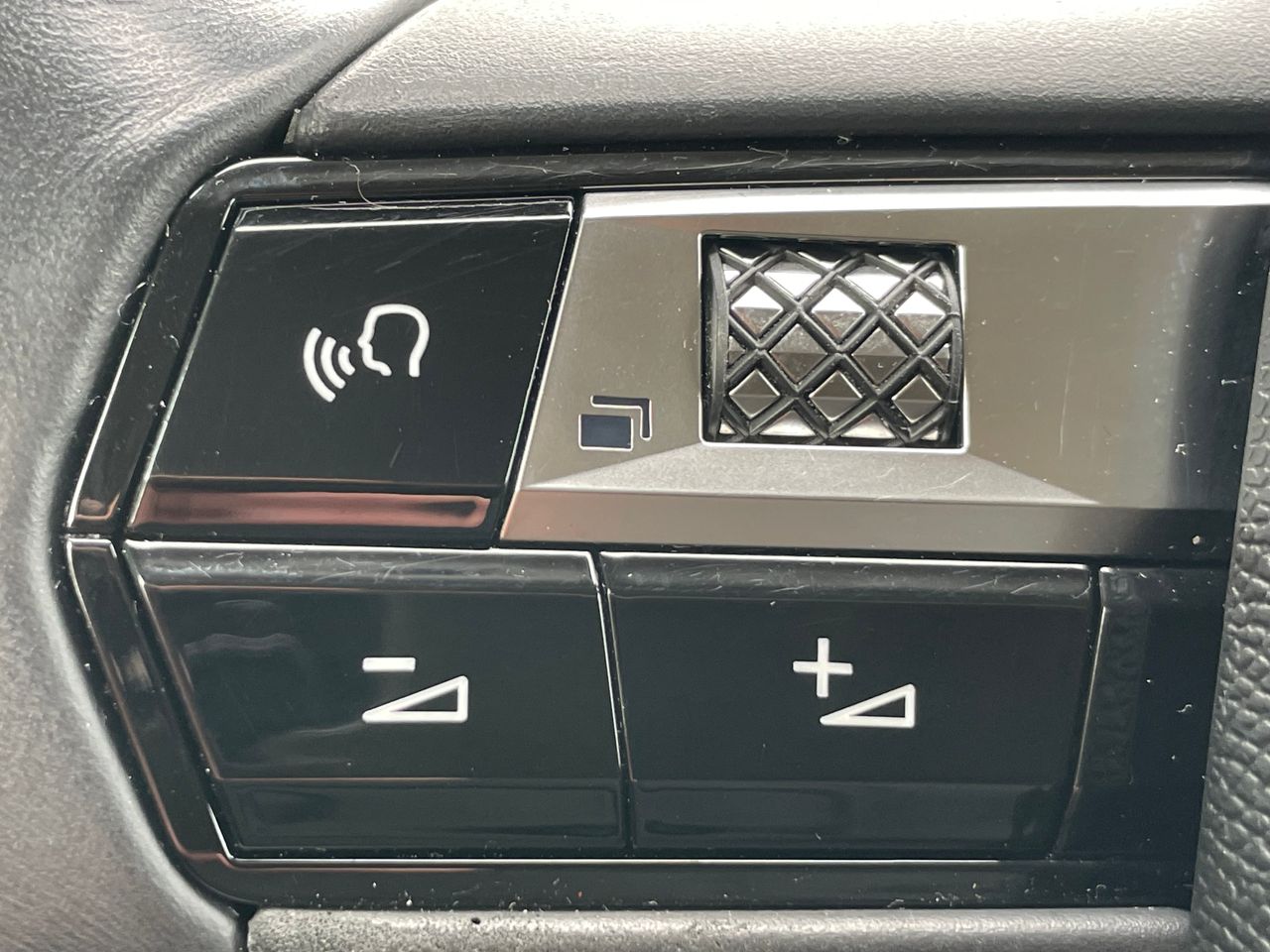 Foto DS Automobiles DS 3 28