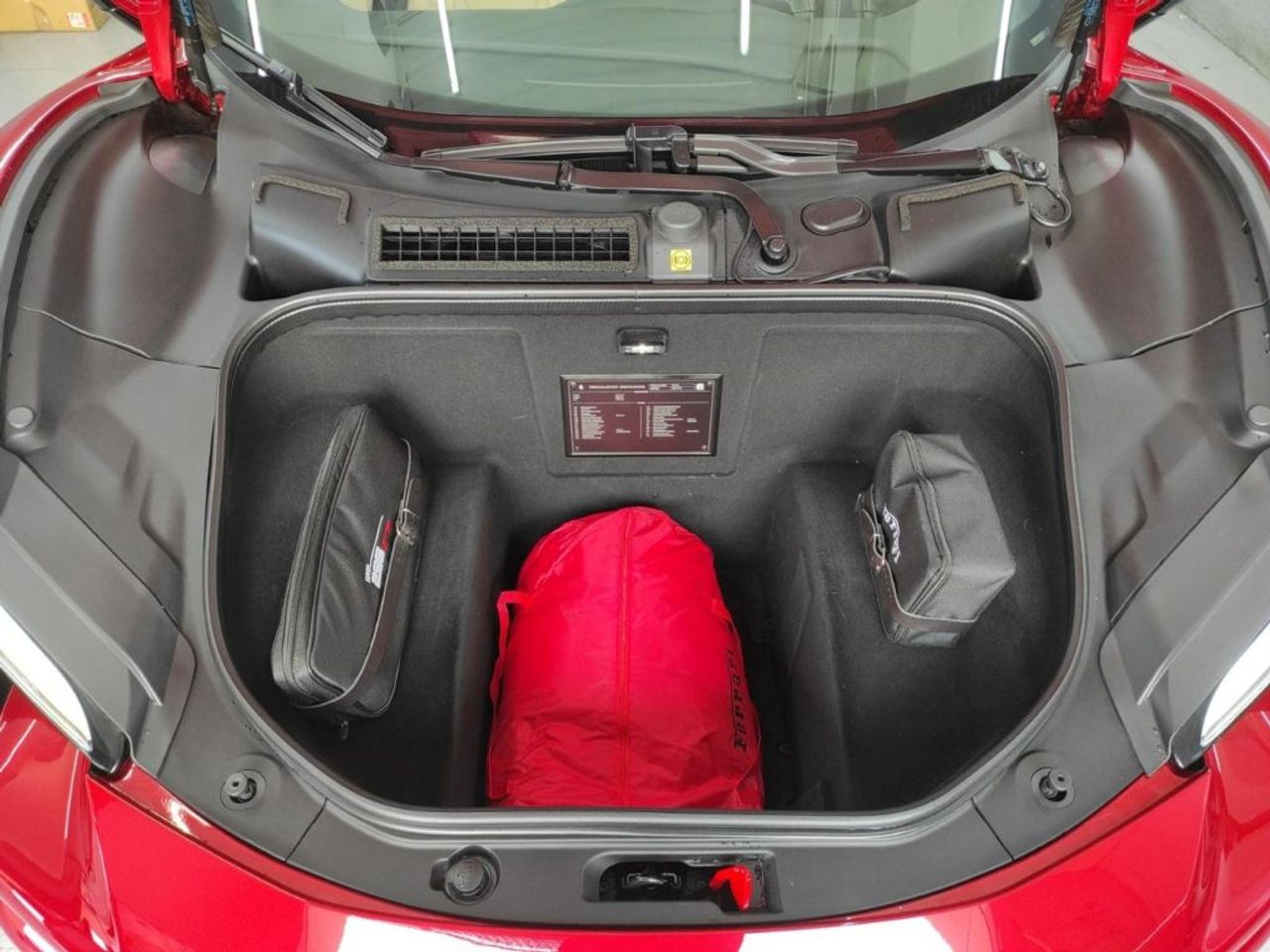 Foto Ferrari 296 13
