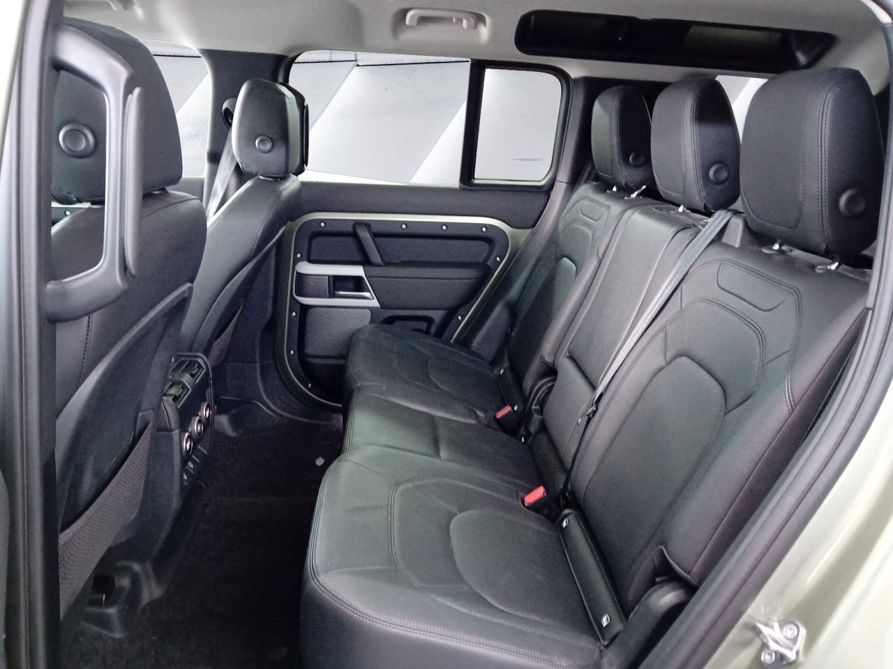 Foto Land-Rover Defender 15
