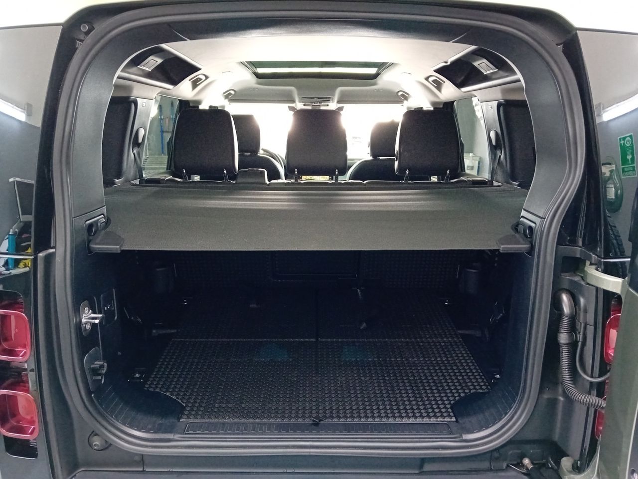Foto Land-Rover Defender 17