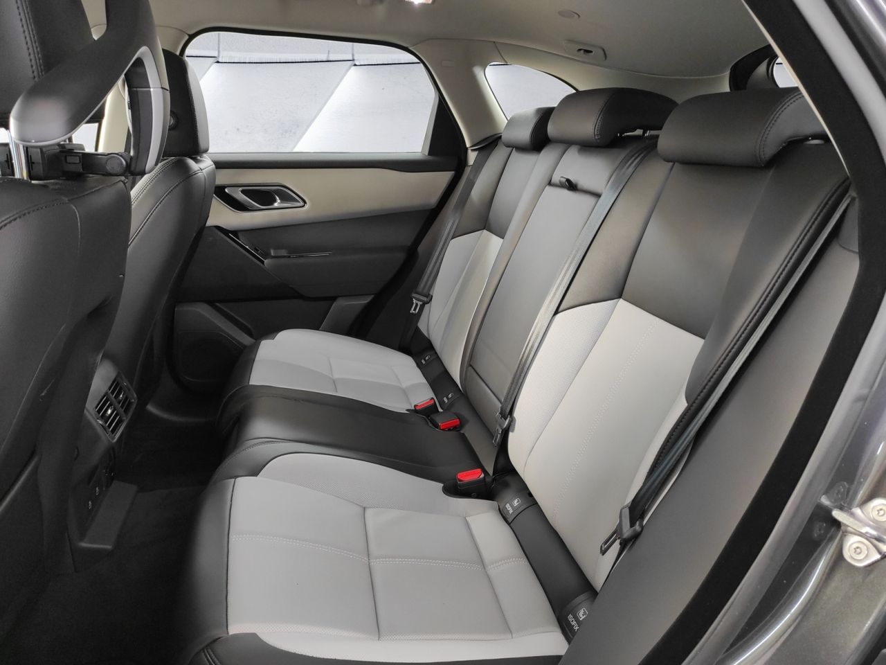Foto Land-Rover Range Rover Velar 15