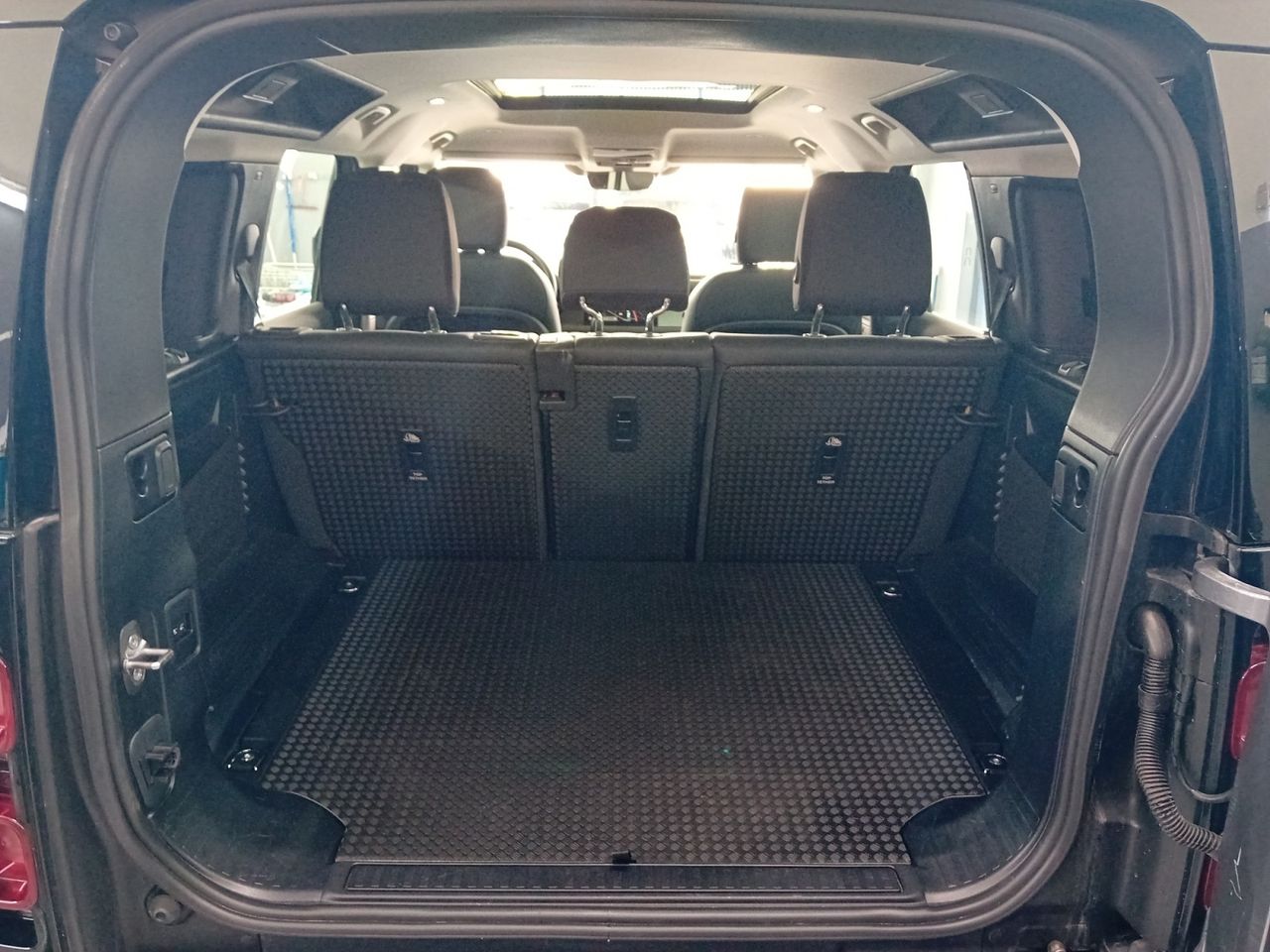Foto Land-Rover Defender 16