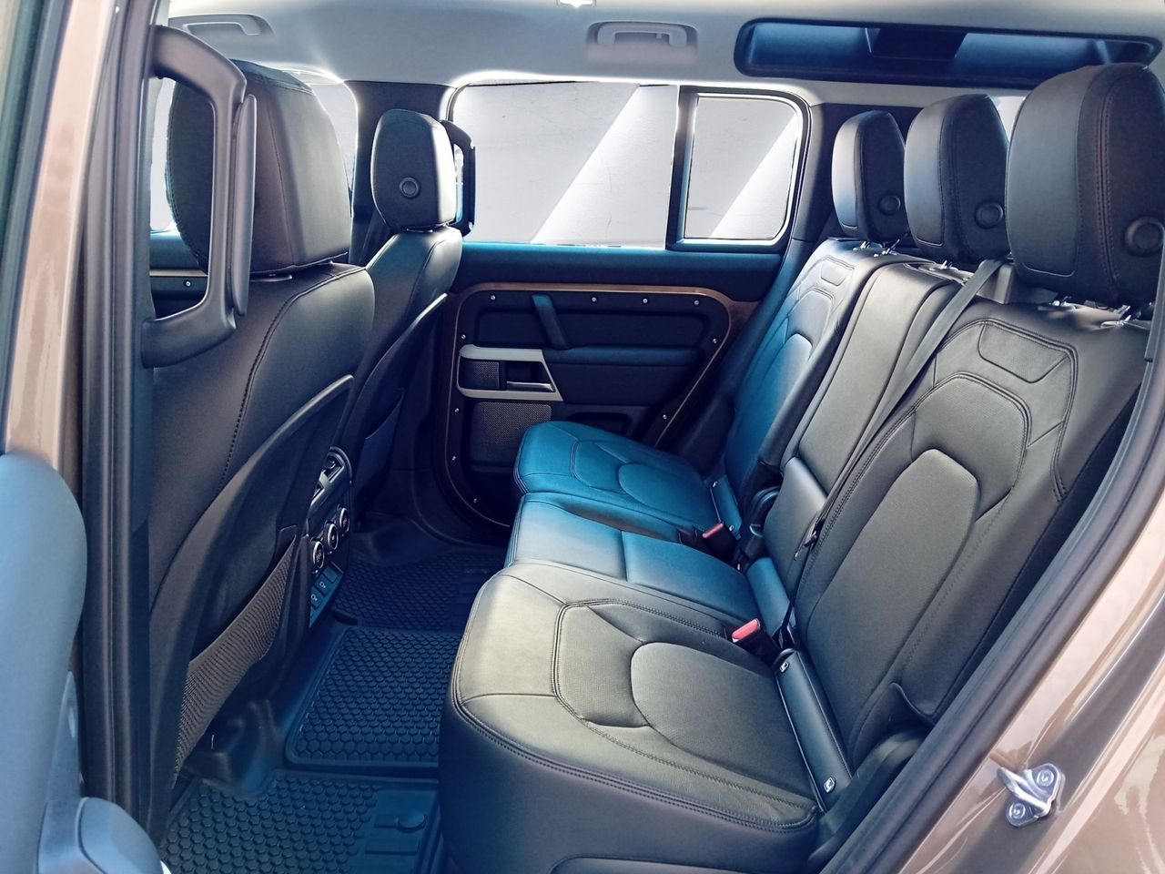 Foto Land-Rover Defender 15