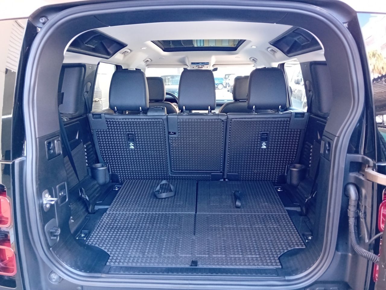 Foto Land-Rover Defender 17