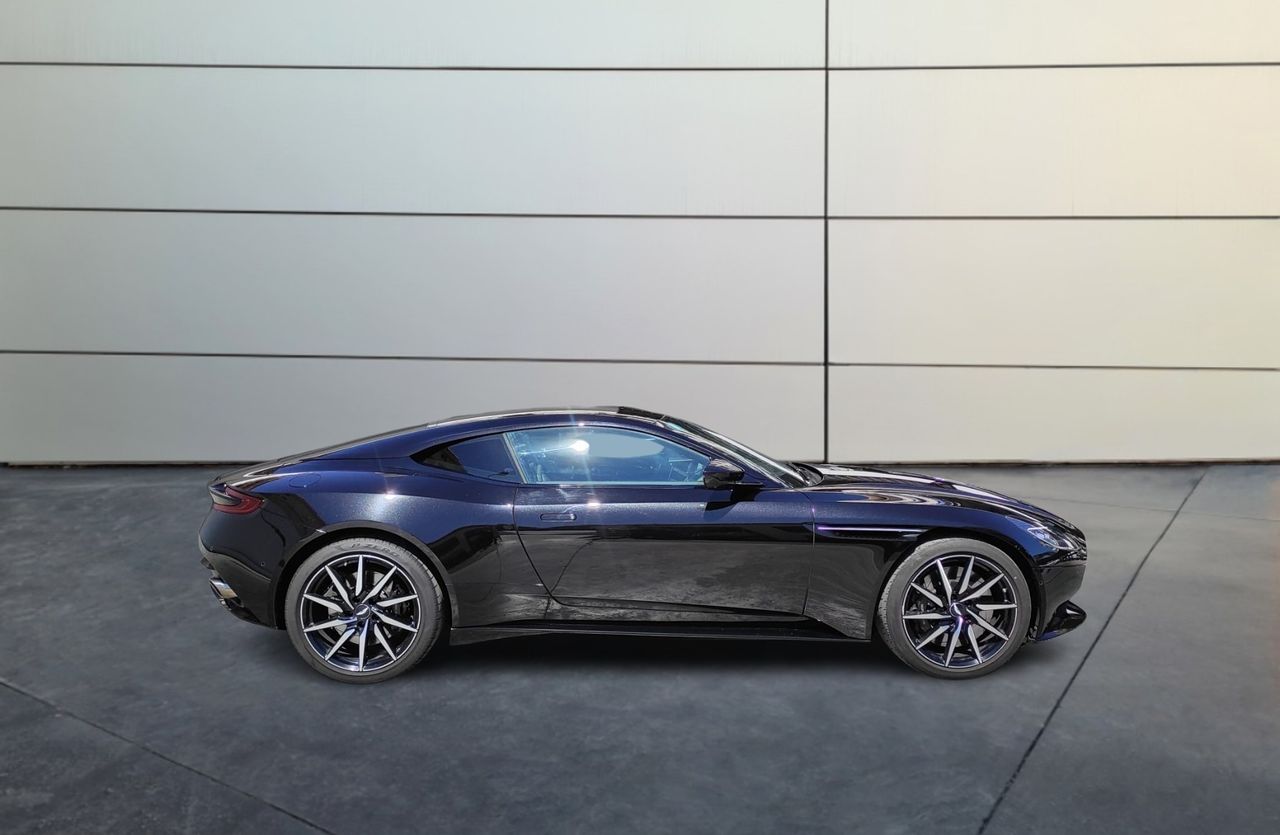 Foto Aston martin DB11 4