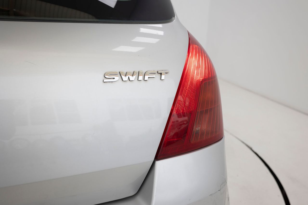 Foto Suzuki Swift 29