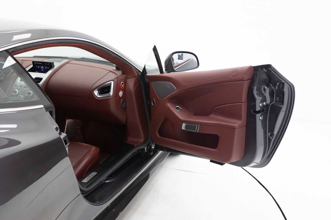 Foto Aston martin Vanquish 15