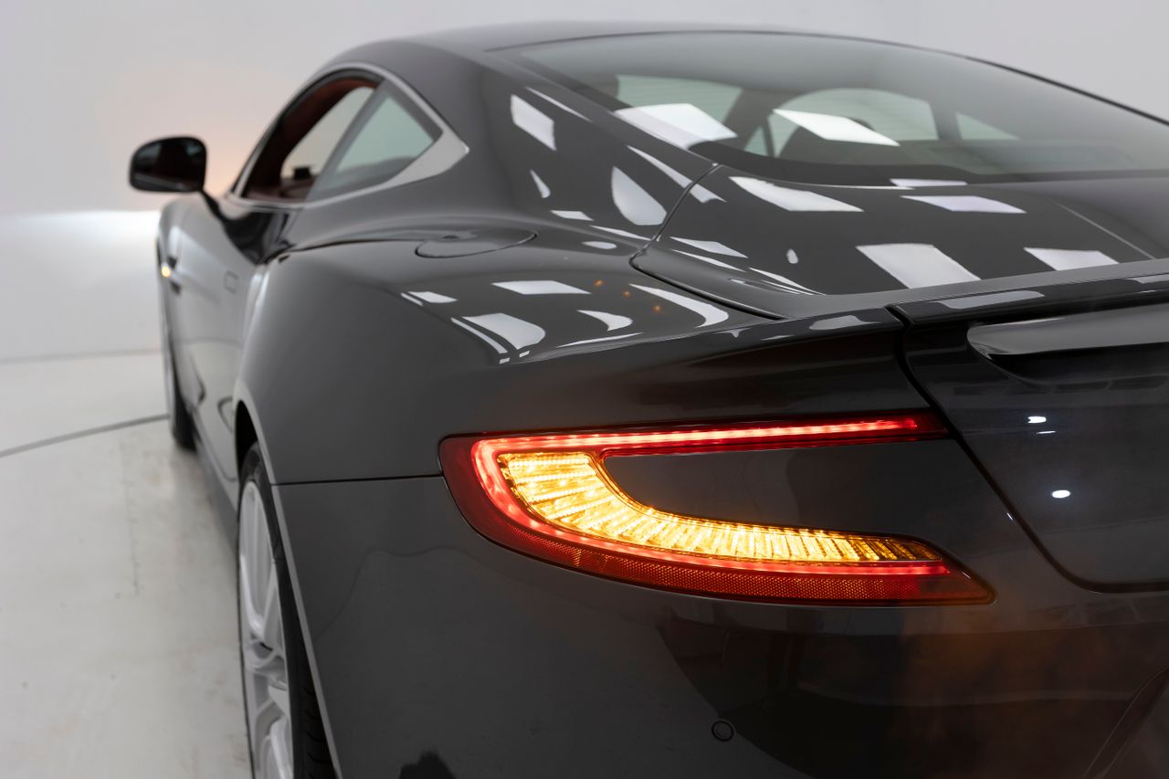 Foto Aston martin Vanquish 45