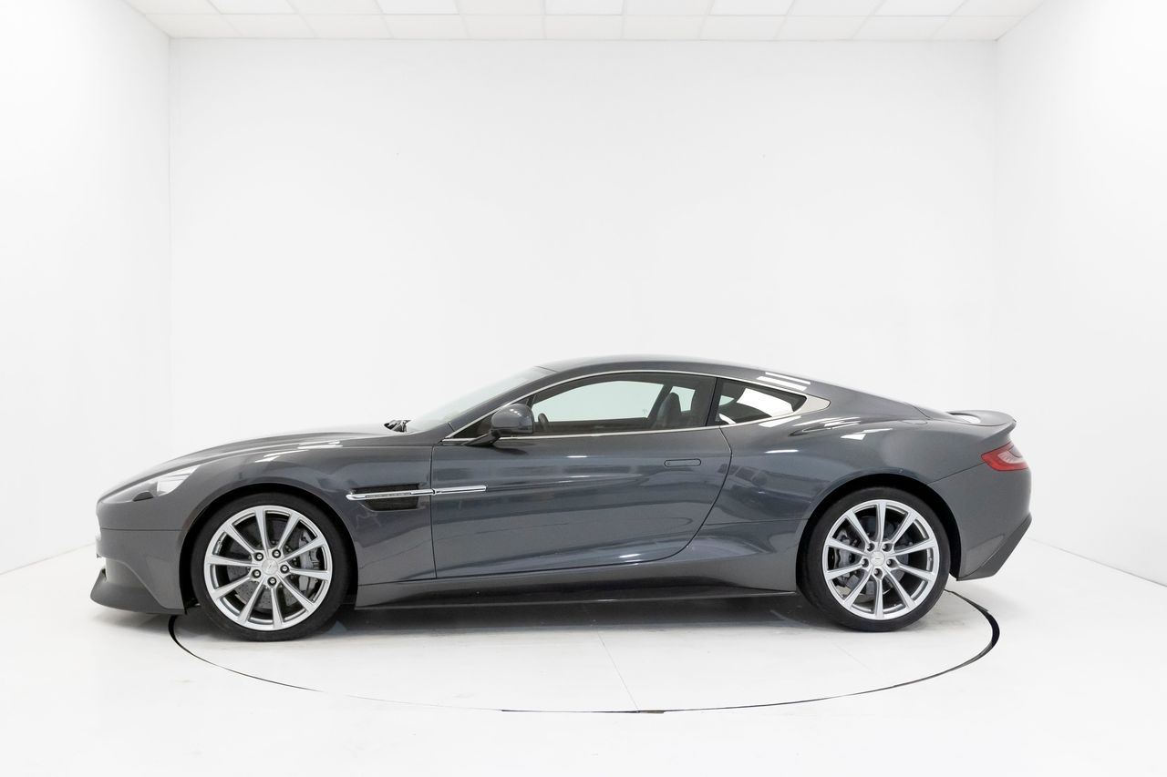 Foto Aston martin Vanquish 50