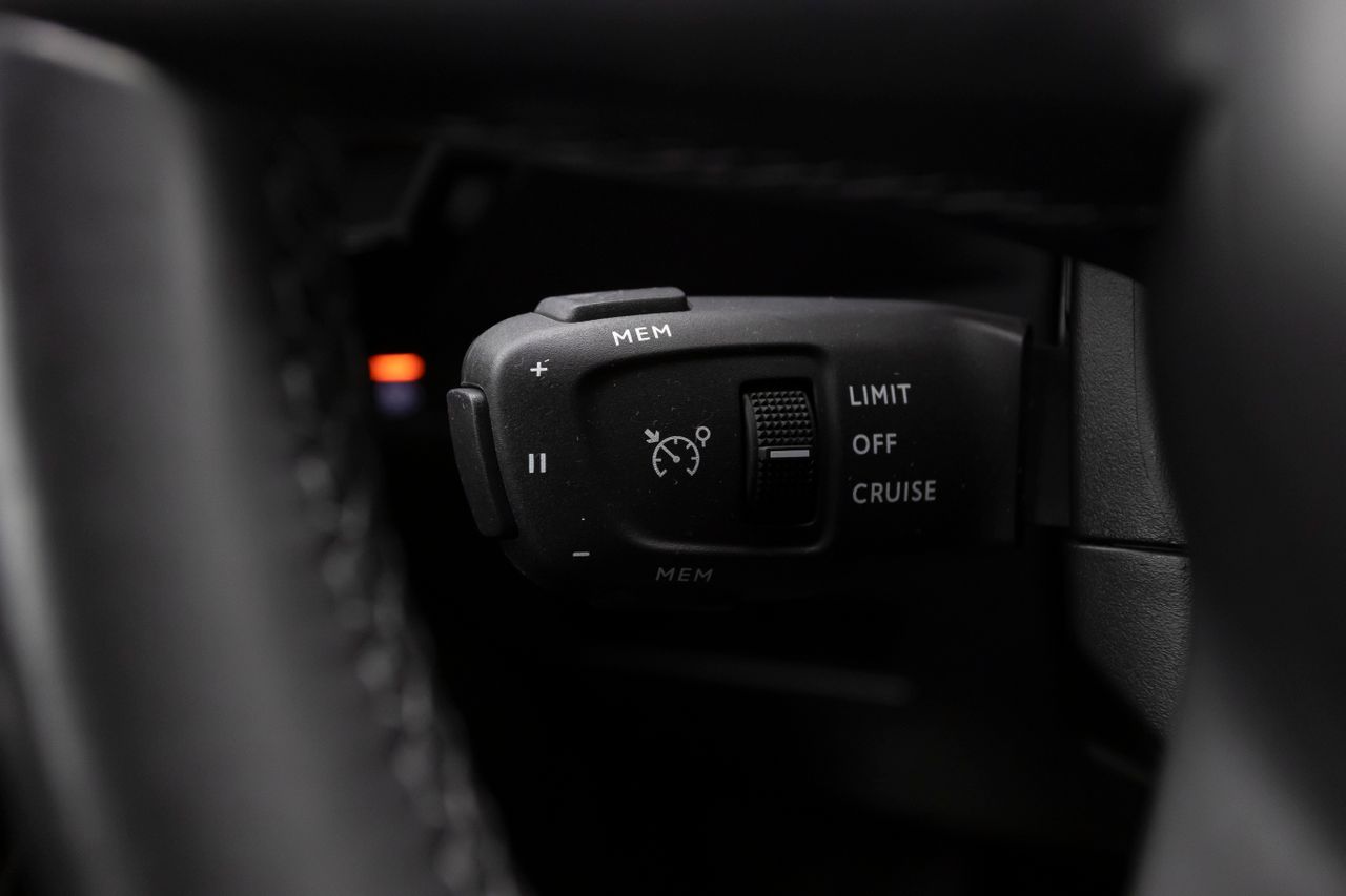 Foto DS Automobiles DS 7 7