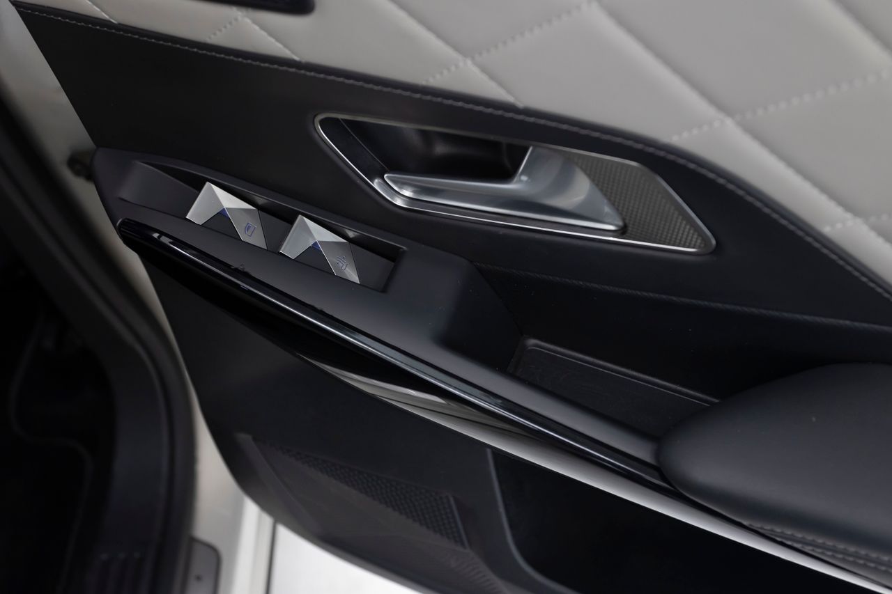 Foto DS Automobiles DS 7 13