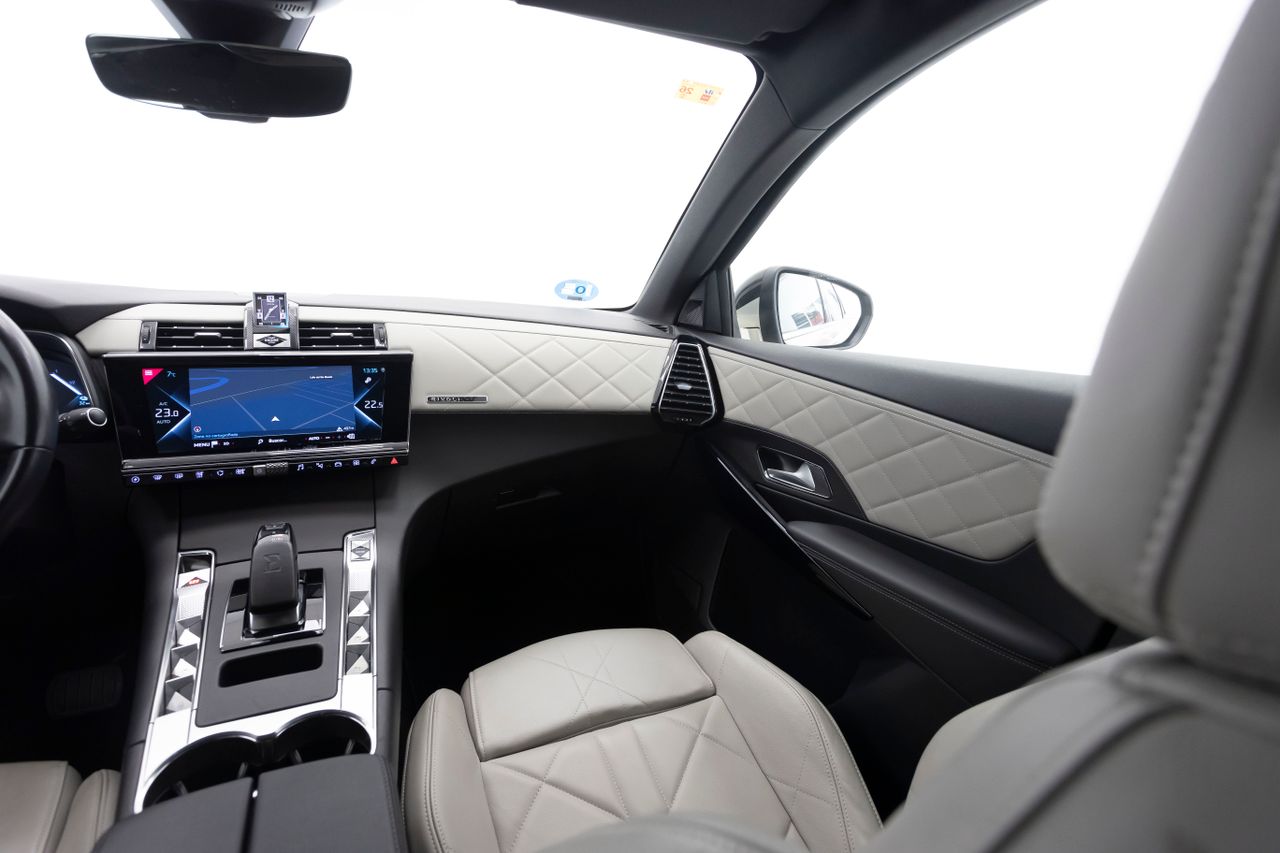 Foto DS Automobiles DS 7 17