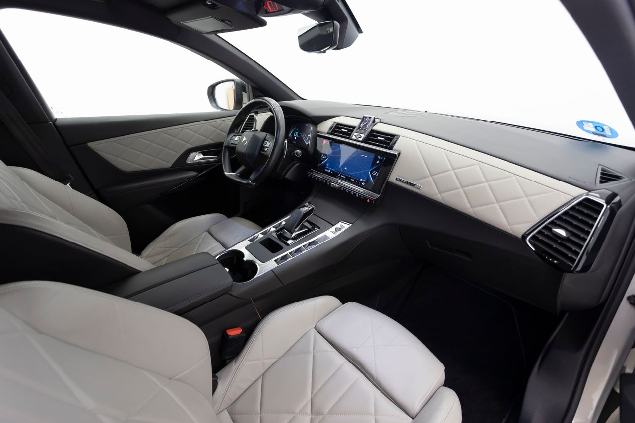 Foto DS Automobiles DS 7 23
