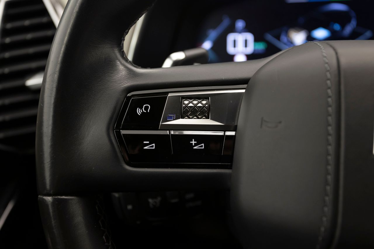 Foto DS Automobiles DS 7 32